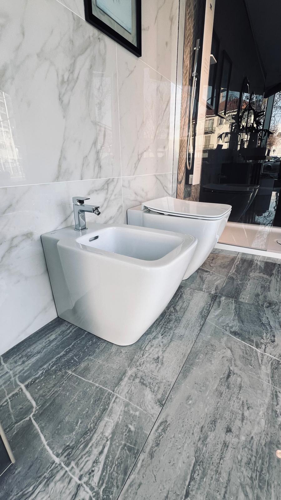 IDEAL STANDARD "STRADA" sanitari a terra